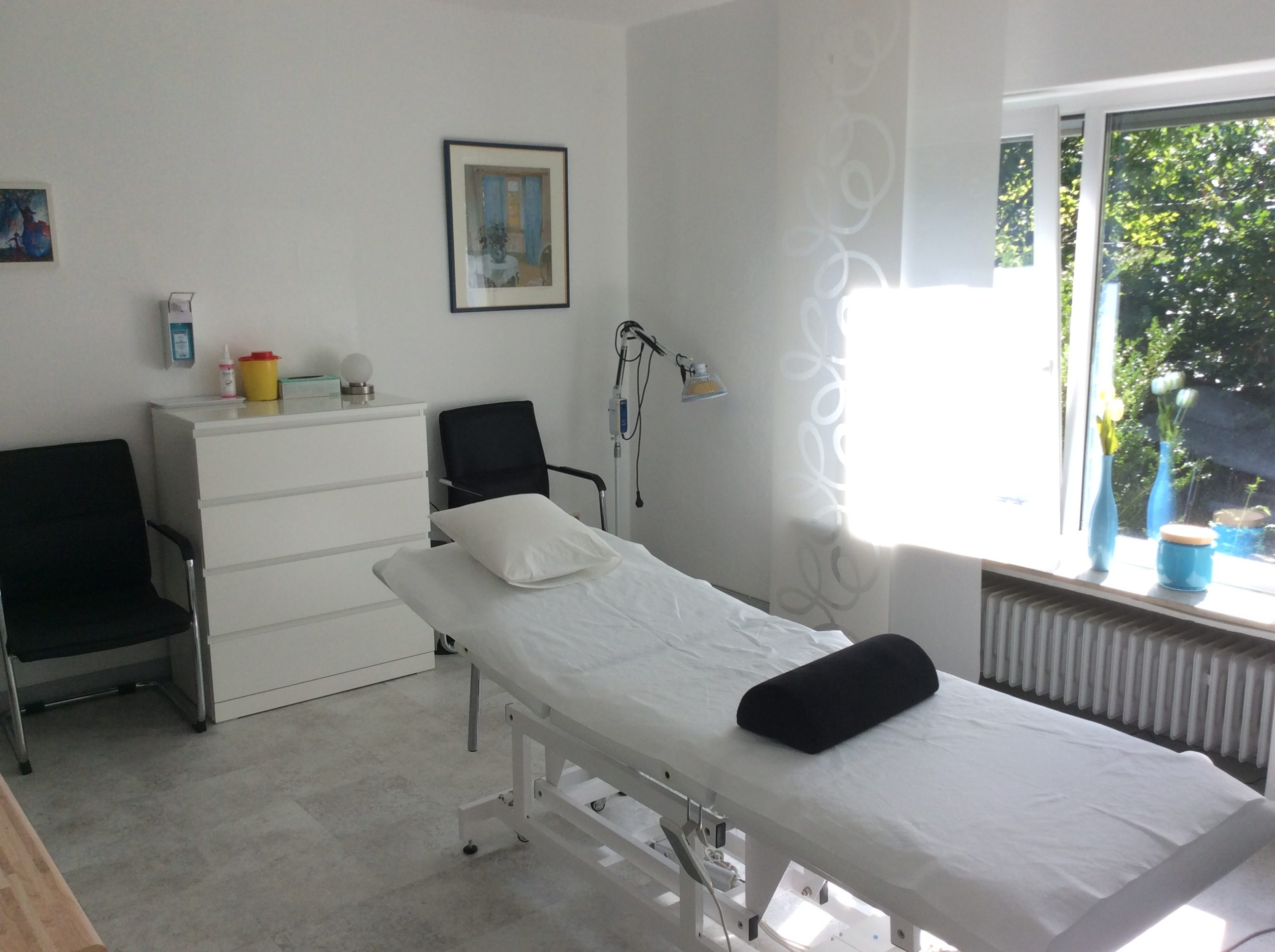 Behandlungsraum Liege